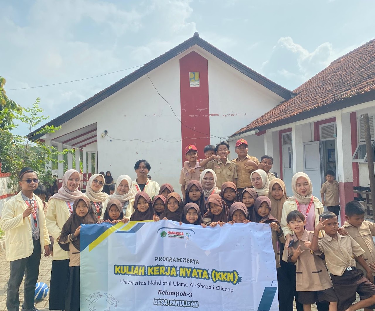 KKN UNUGHA Kelompok O3 Adakan Edukasi Anti-Bullying di SD Negeri 02 Panulisan